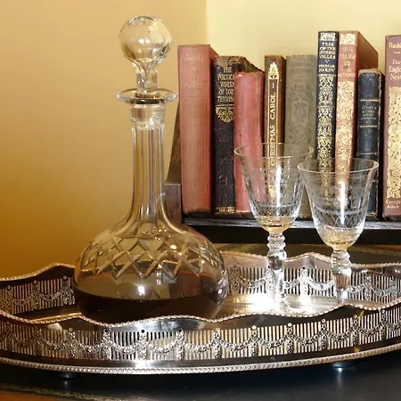 Porch House Bed & Breakfast 5*